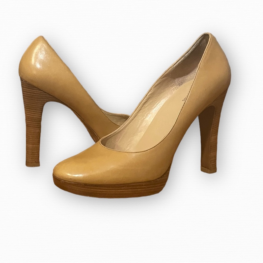 Beautiful bags and shoes! New styles every day! - Picture 3 of 10